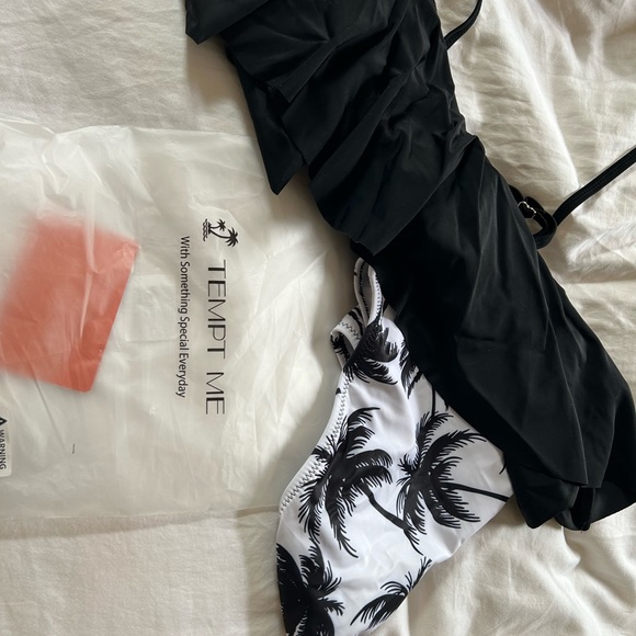 Two-Piece High Waist Ruffle Bikini Set - Picture 7 of 9